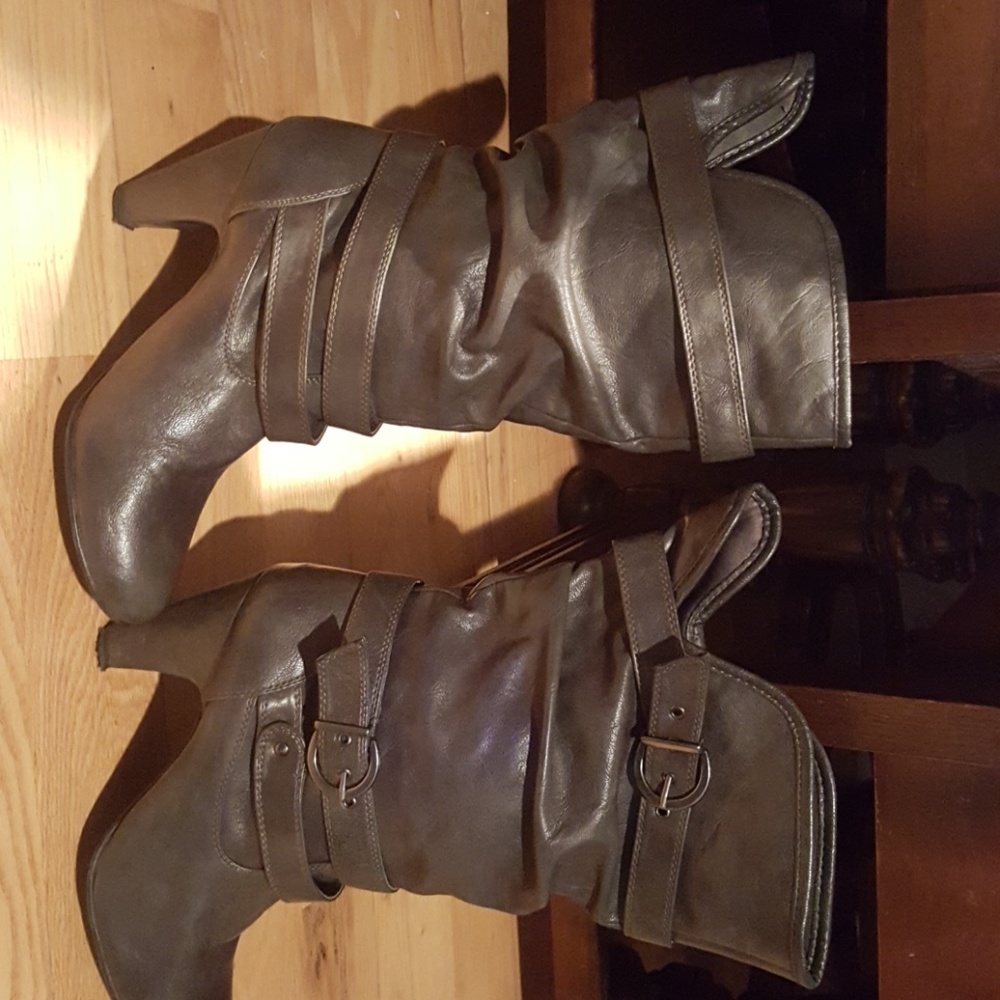 Grey White Mountain thigh high boots